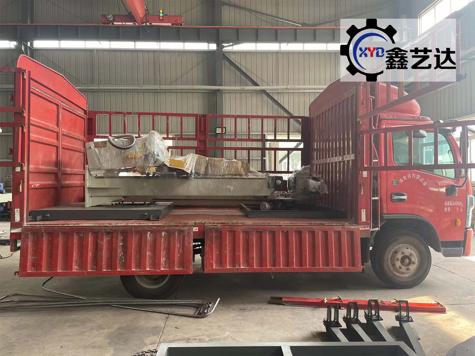 齊心協(xié)力！鑫藝達(dá)兩家客戶(hù)在同一天順利發(fā)貨！